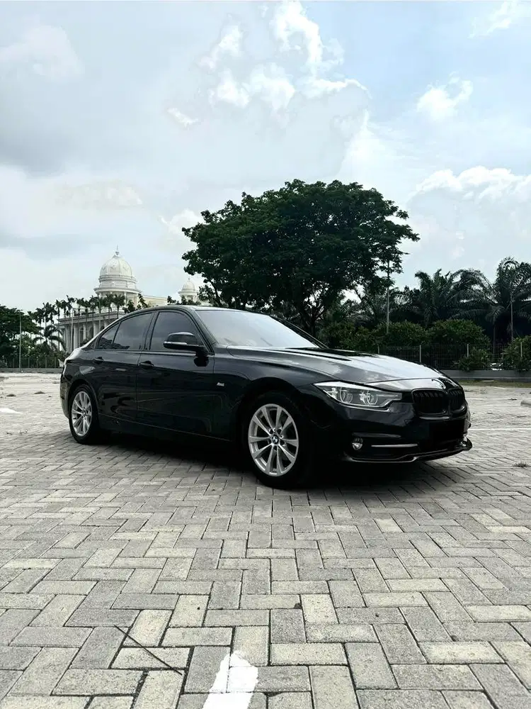 BMW F30 320i LCI Full Ori Low KM