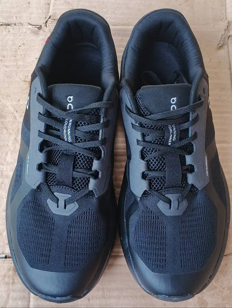 Sepatu On Cloud Runner 43 Original