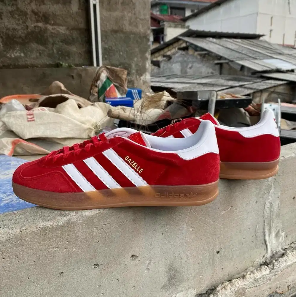Gazelle Indoor Red scarlet