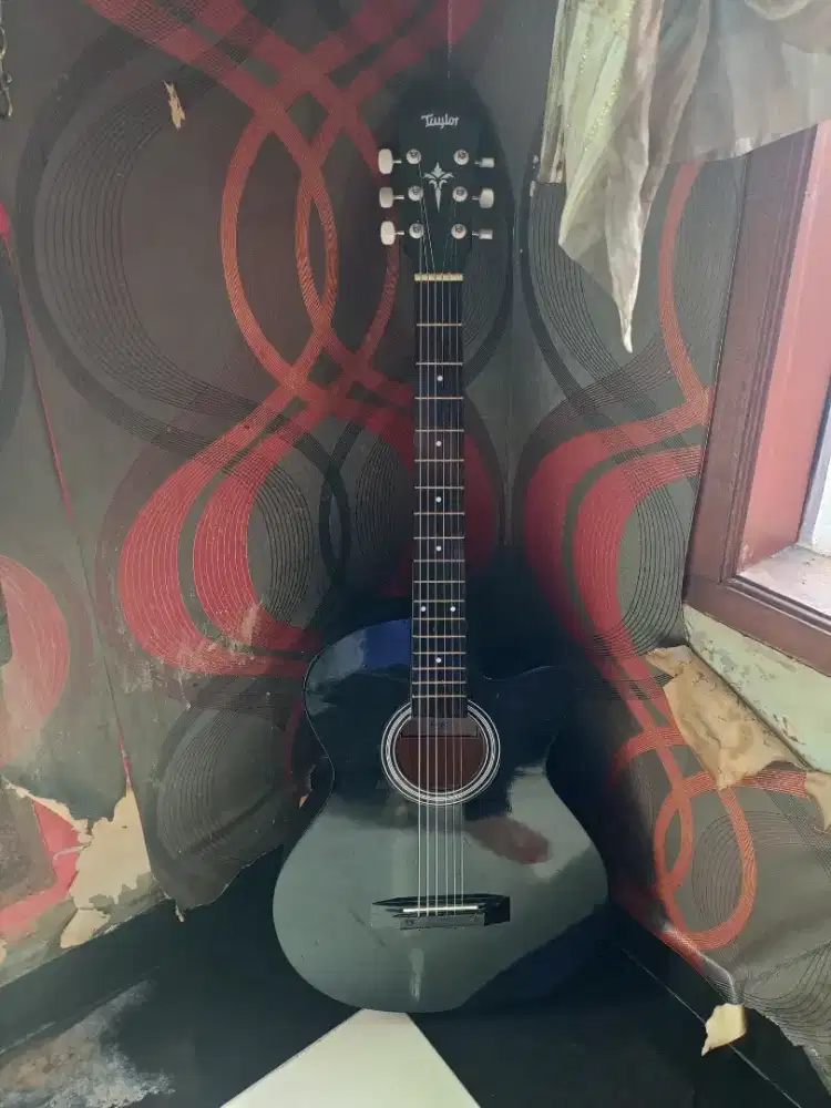 Gitar taylor mulus spt baru