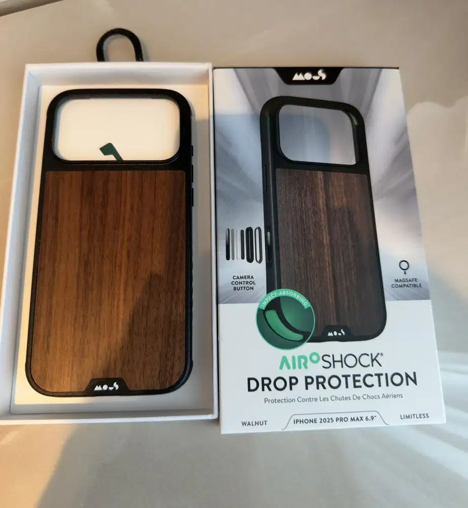 Mous limitless walnut iphone 17 pro max