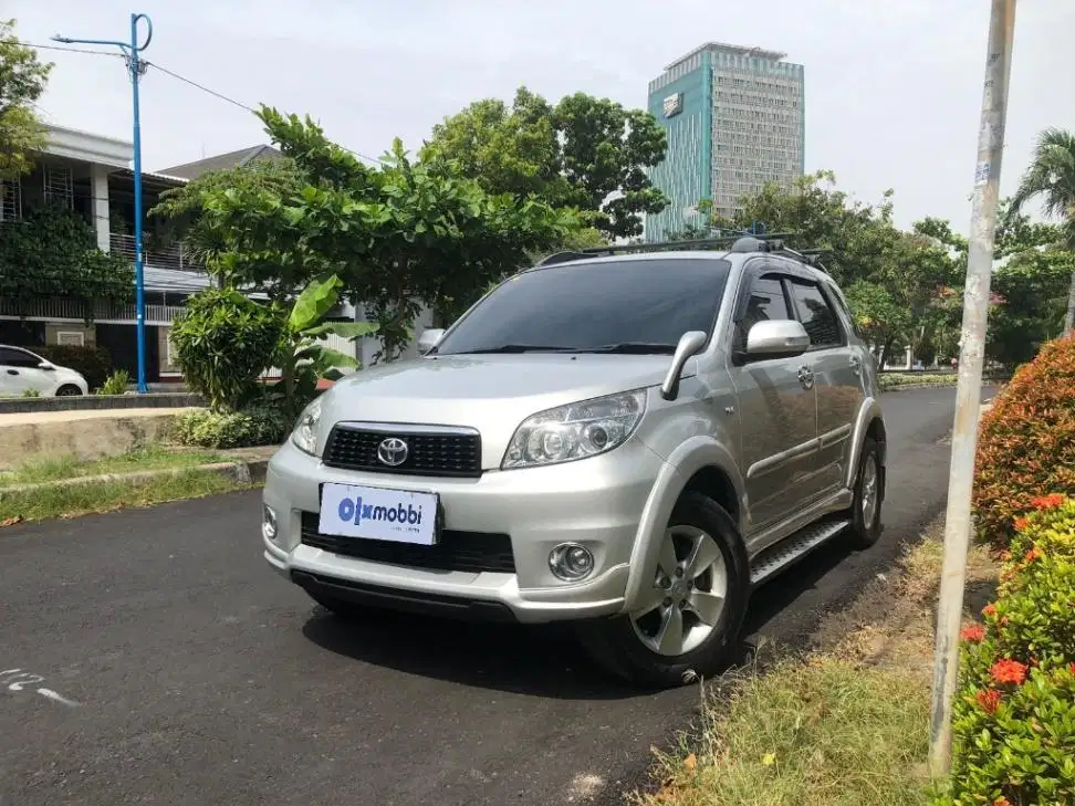 TDP 6,JT Toyota Rush 1.5 G Bensin-AT Silver 2013