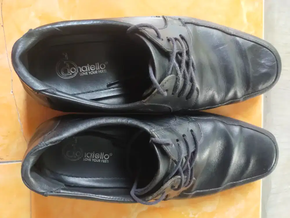 Preloved,,sepatu kulit second size 41 merk Donatelo,,
