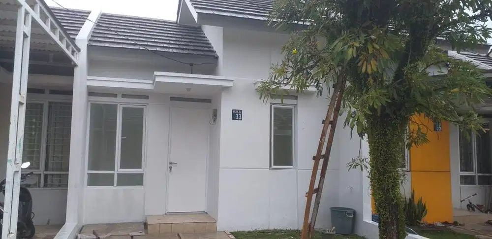 BARU DI RENOV!! DISEWAKAN RUMAH PER TAHUN