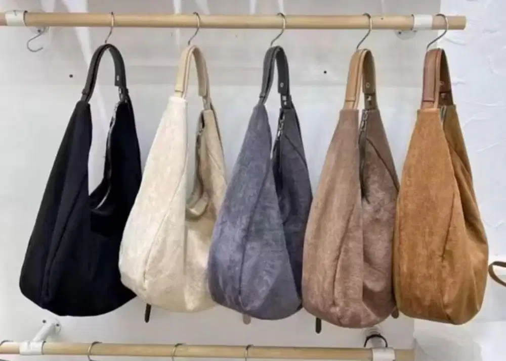 Freelance host live baju fashion wanita