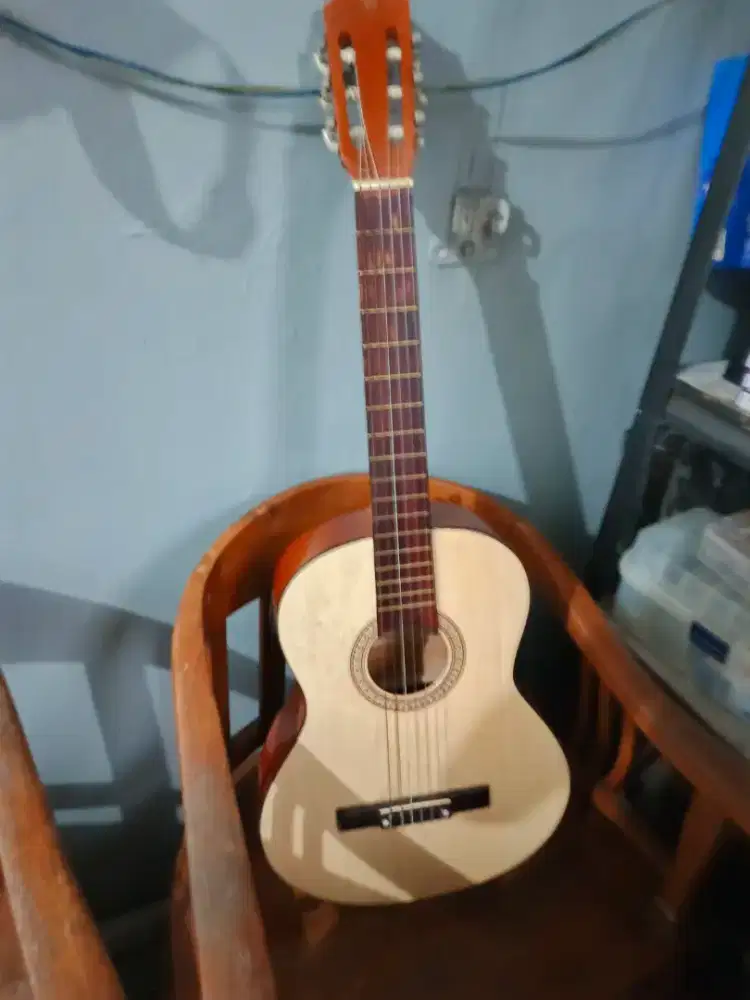 Gitar yamaha akustik