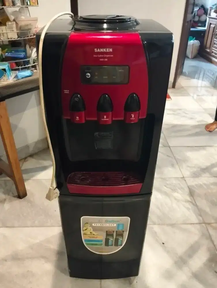 Dispenser Sanken HWD Z88 Duo Gallon ( Atas Bawah ) Kompressor
