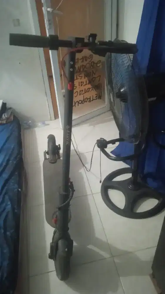 Di jual skuter listrik merk exotic