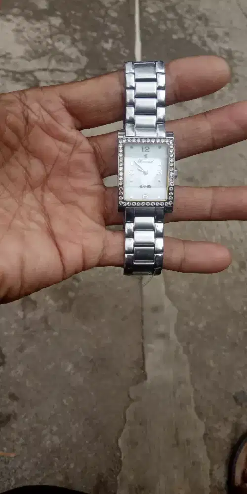 jam tangan wanita merk raymont