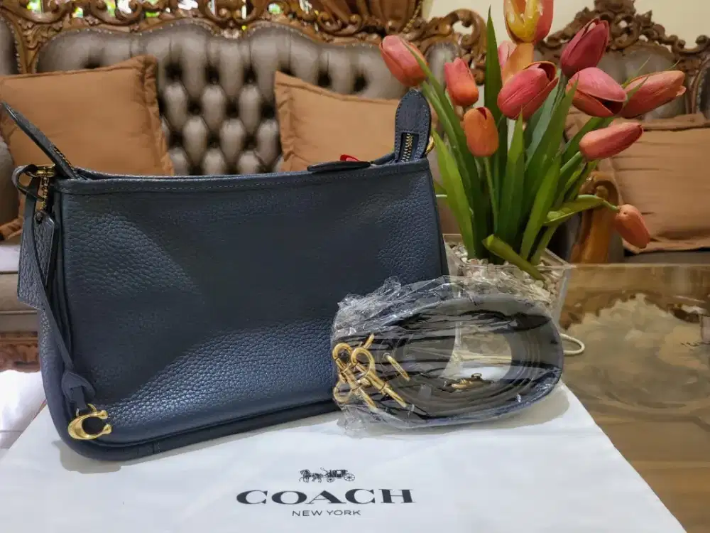 Coach Cary Crossbody Butik