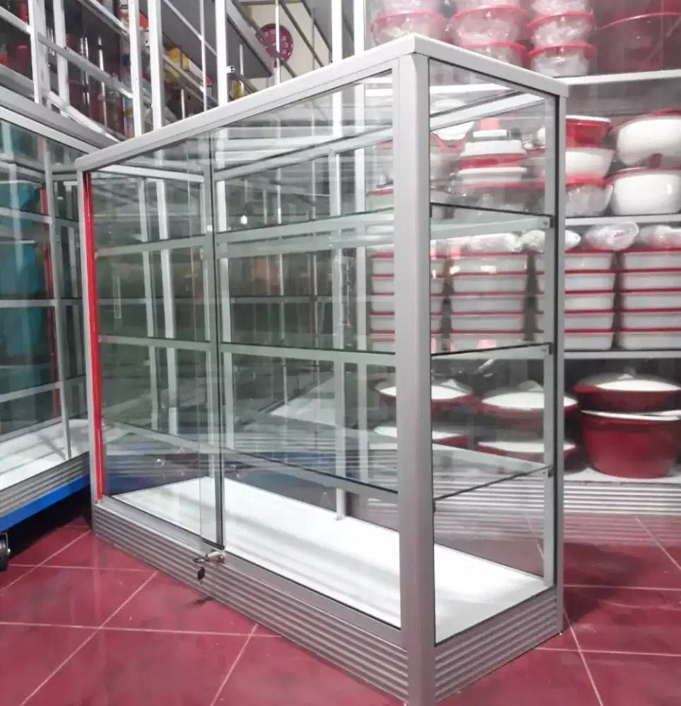 Etalase Kaca 1,2Mx1M Pake Pintu Geser