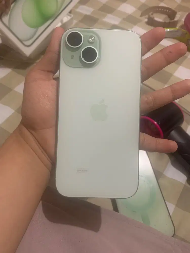 Iphone 15 warna hijau ex digimap ibox