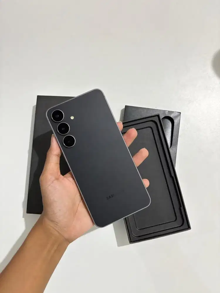 SAMSUNG GALAXY S25 FE RAM 8/256GB FULLSET GARANSI RESMI