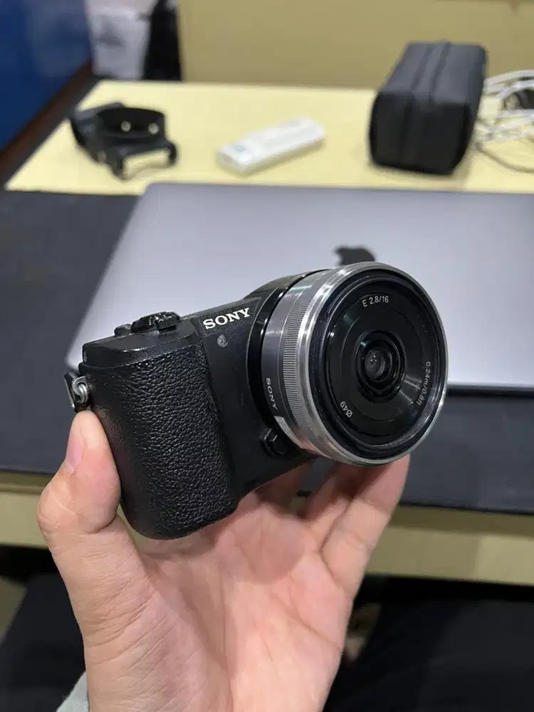 SONY A5100 LENSA 16MM F2.8 PANCAKE LIKENEW
