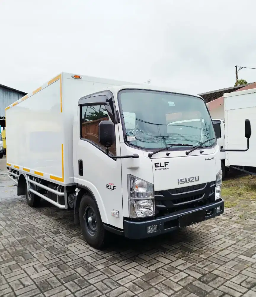 ISUZU ELF GIGA 4 BAN ENGKEL LONG BOX SEPERTI BARU KM BARU 483 SAJA