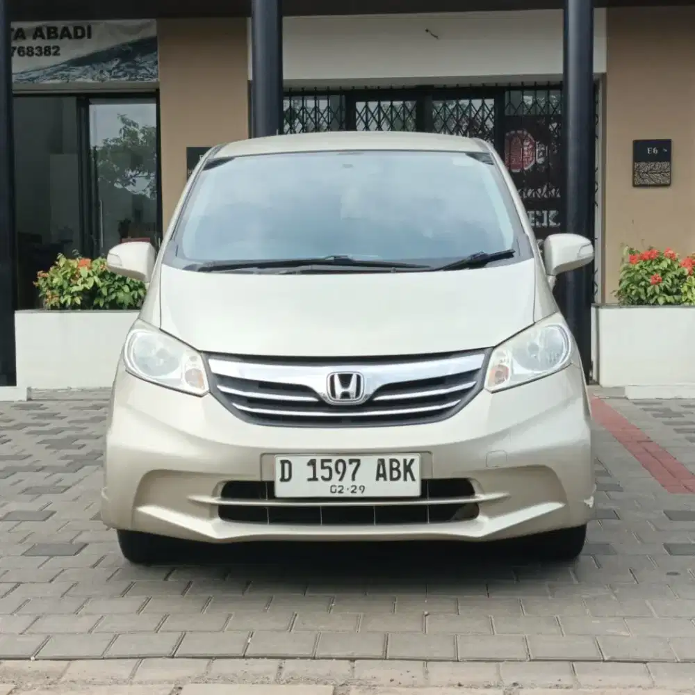 Honda Freed Sd 1.5 Matic 2013