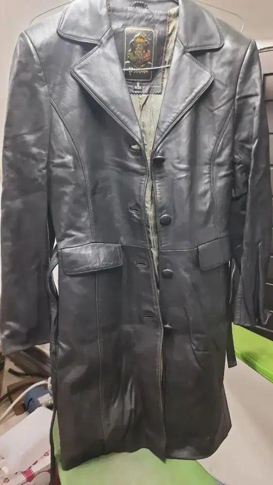 Jual jaket kulit wanita asli made Italy