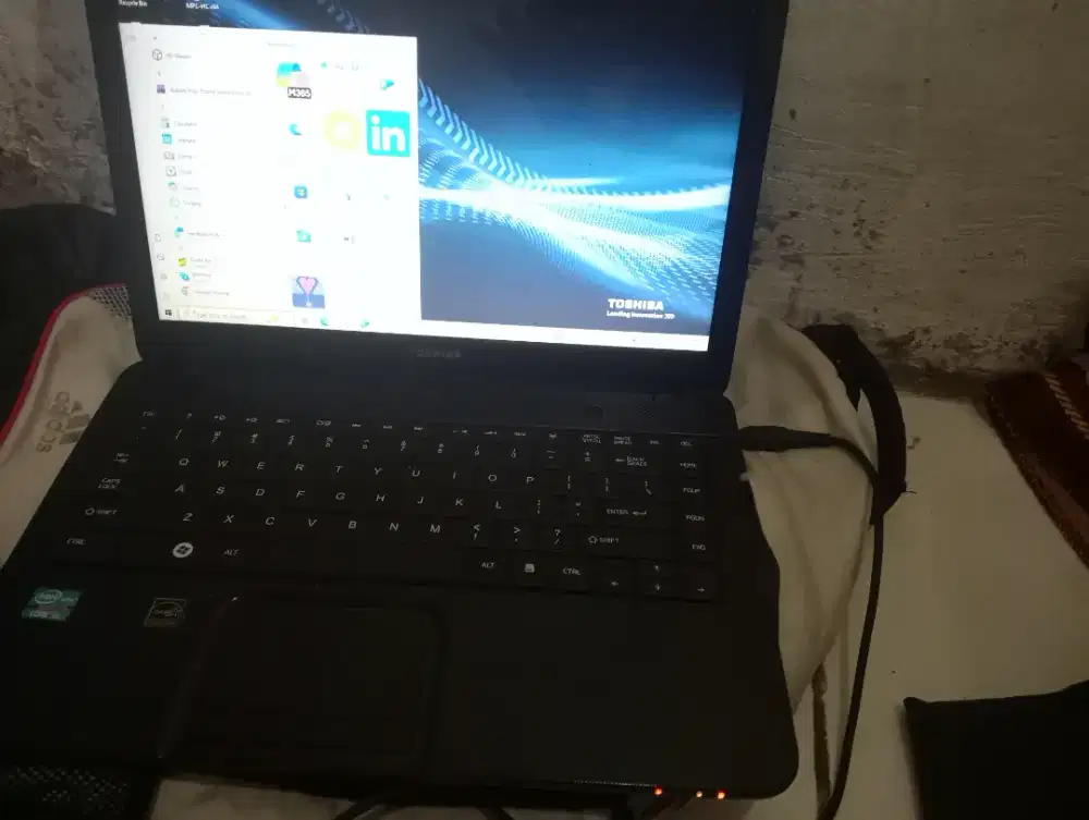 Laptop thosiba satelit c840