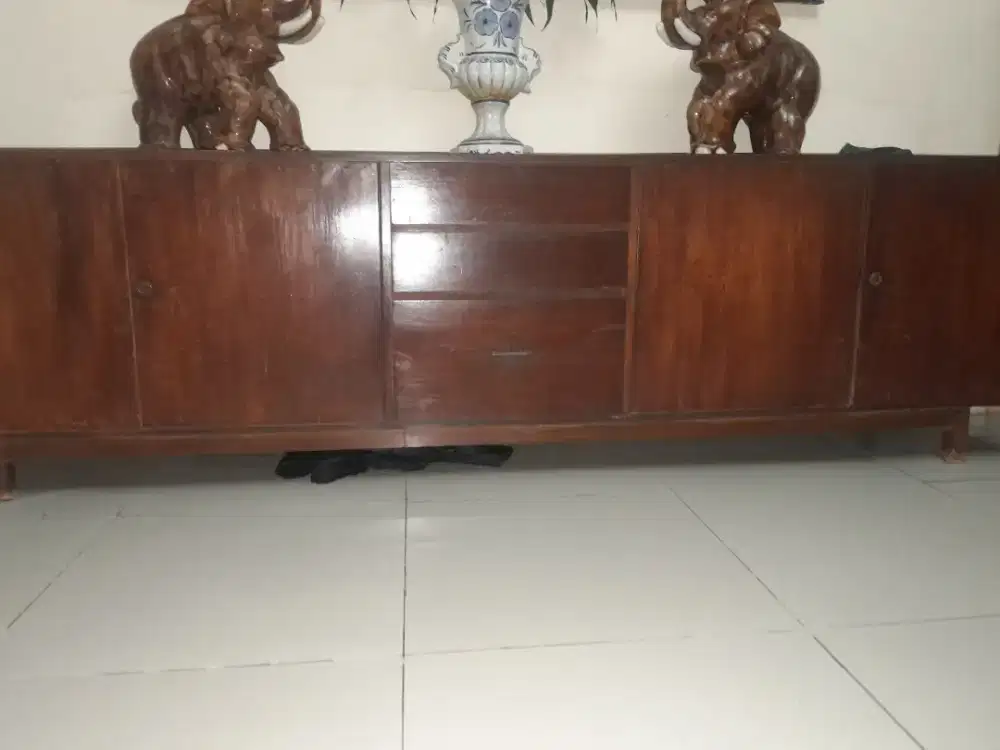 Jual lemari bufet jadul.ukuran P.270xL.50.x T.75cm