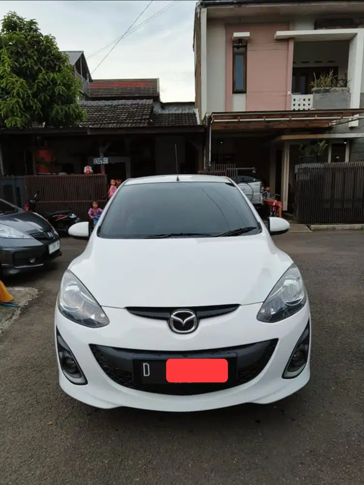 Mazda 2 2012 Bensin