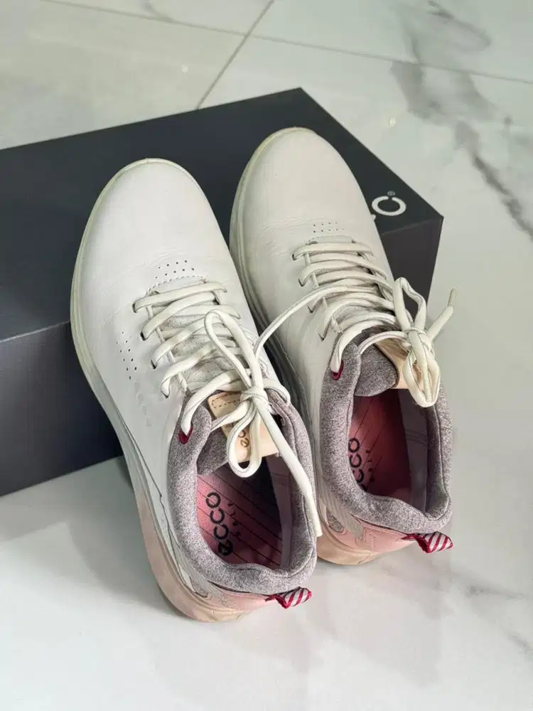 ECCO women s S-Three