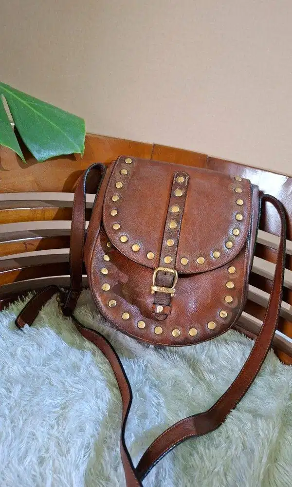 Saddle Sling Bag atau Tas Selempang Papilo