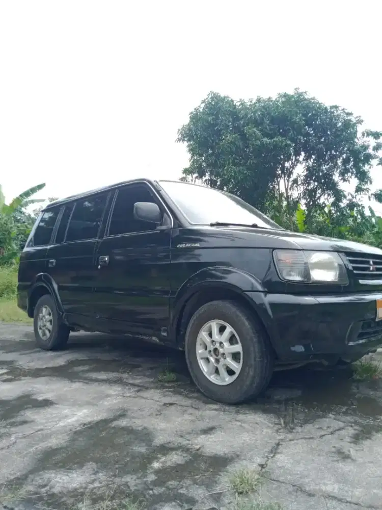 Jual Mobil Kuda Diesel Hitam