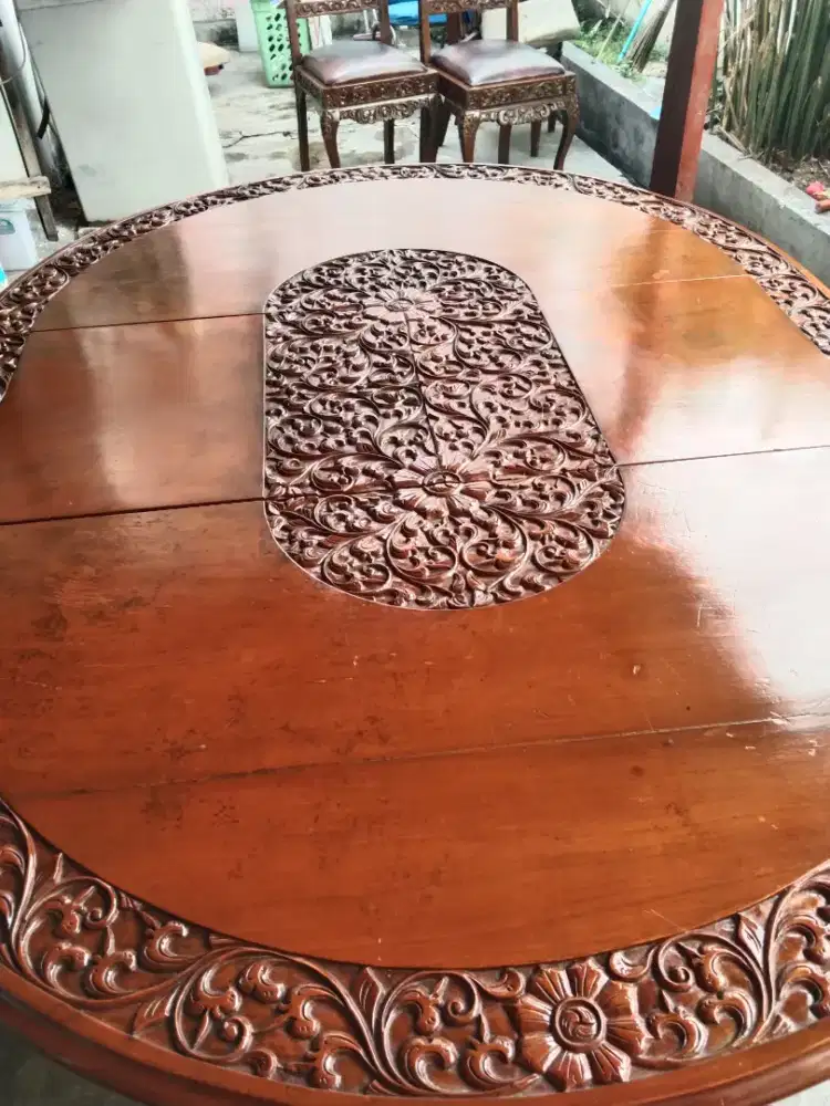 Meja makan jati antik