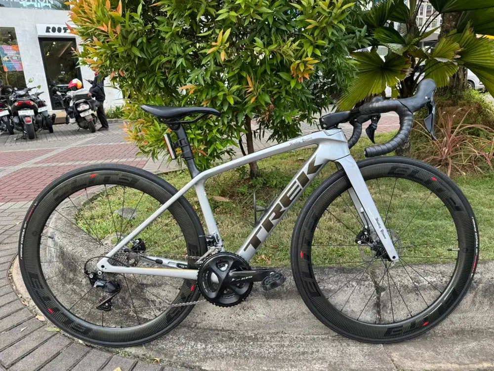 SEPEDA KESAYANGAN TREK EMONDA SL5 SIZE 47