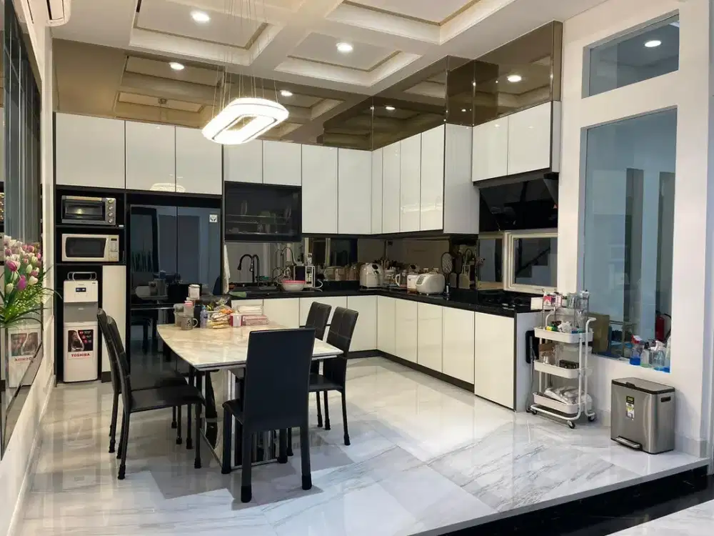 Dijual Rumah Mewah 4 Lantai di Villa Artha Gading,Kelapa Gading, Jakut