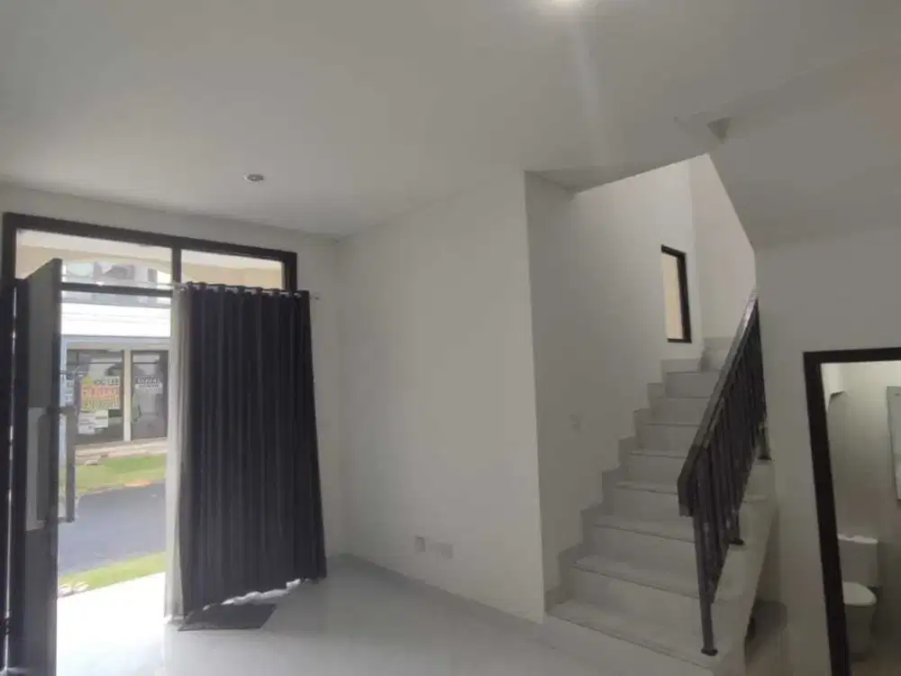 Disewakan Rumah Rapi Terawat Siap Huni di Suvarna Sutera