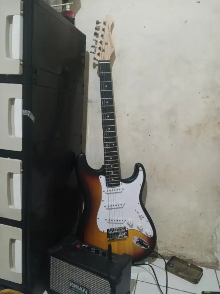 Jual gitar listrik donner dst 80
