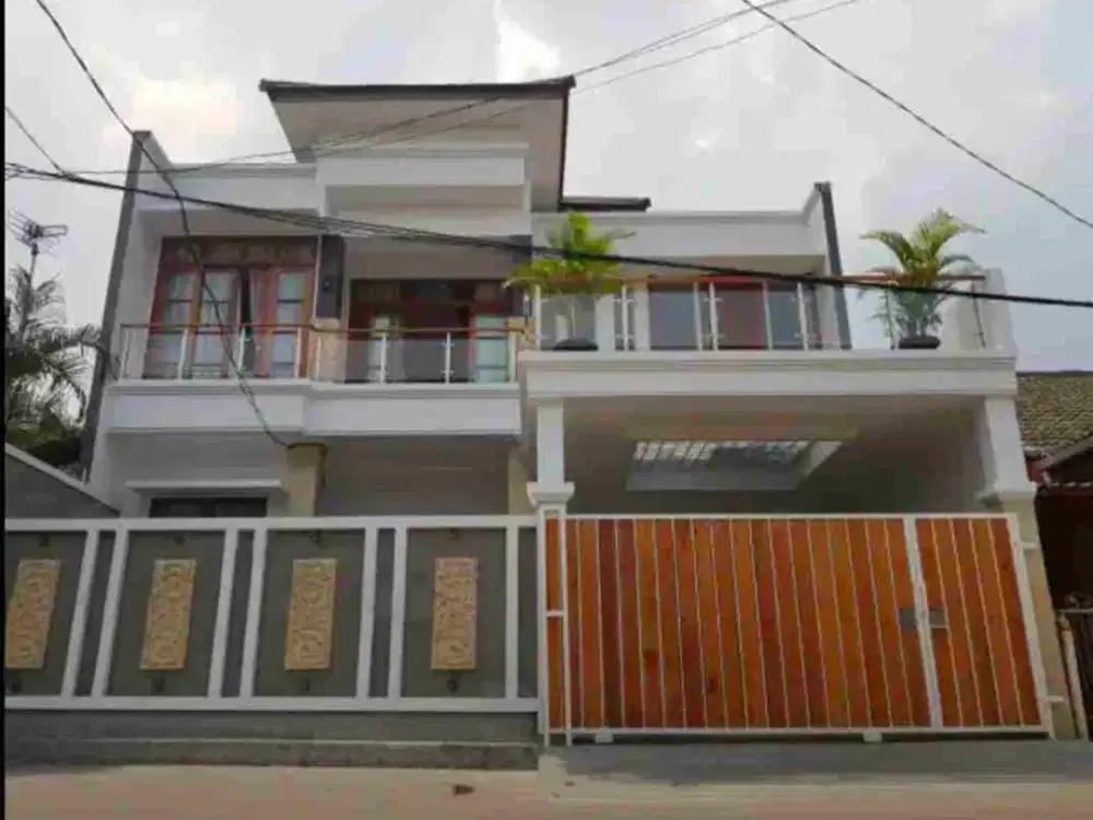 Disewakan rumah full furnished KT 8 KM 8 Ada kolam renang nyaman bebas banjir di Pekayon dekat Galaxy