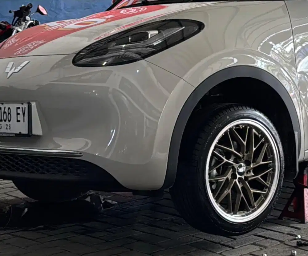 Velg HSR 17 inch dengan Ban