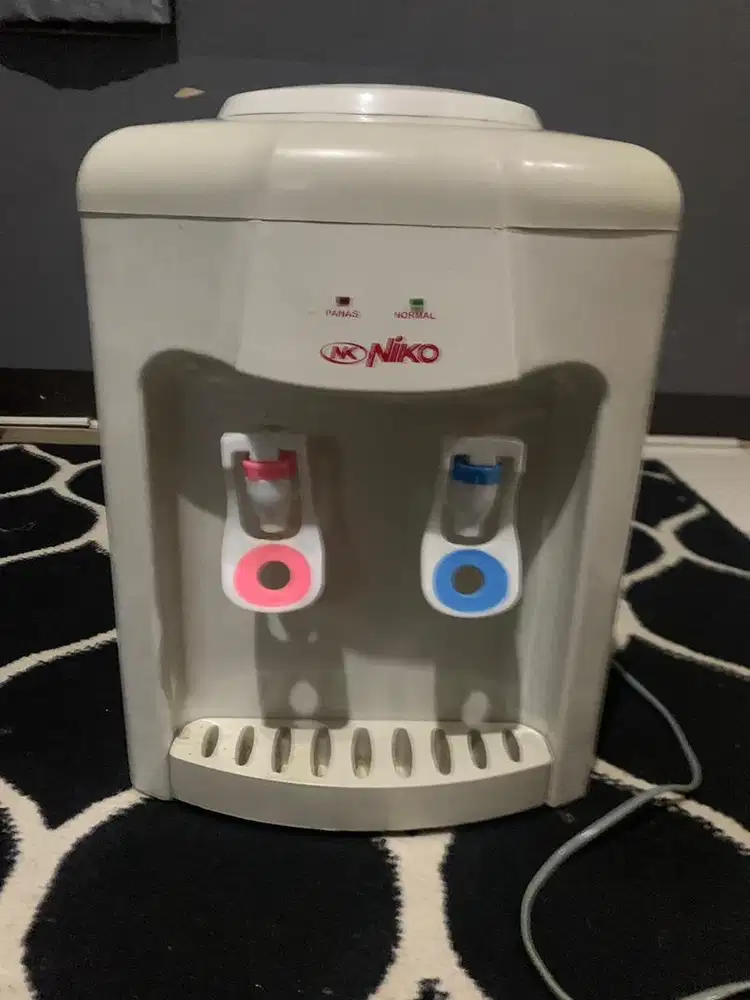 Dispenser galon atas