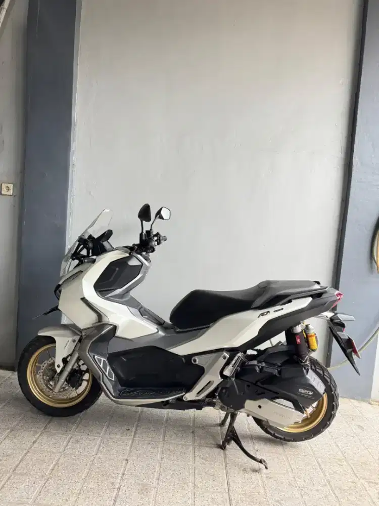 Honda ADV 150 ABS putih