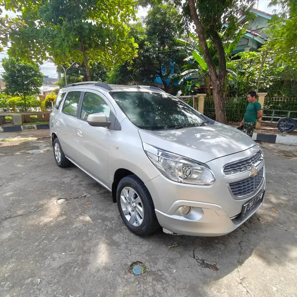 Chevrolet Spin 1,5 LTZ Bensin MT 2015