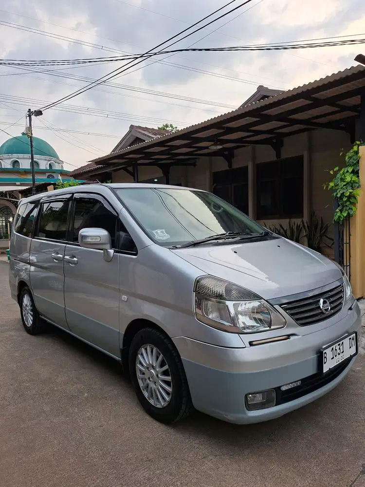 Nissan Serena 2010 Bensin