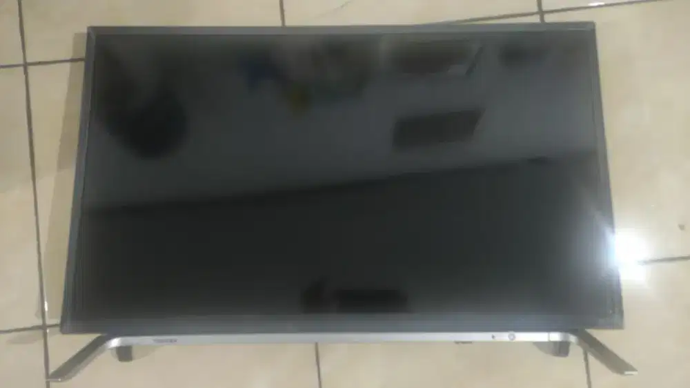 Monitor TV Toshiba 32L56 tahun 2017