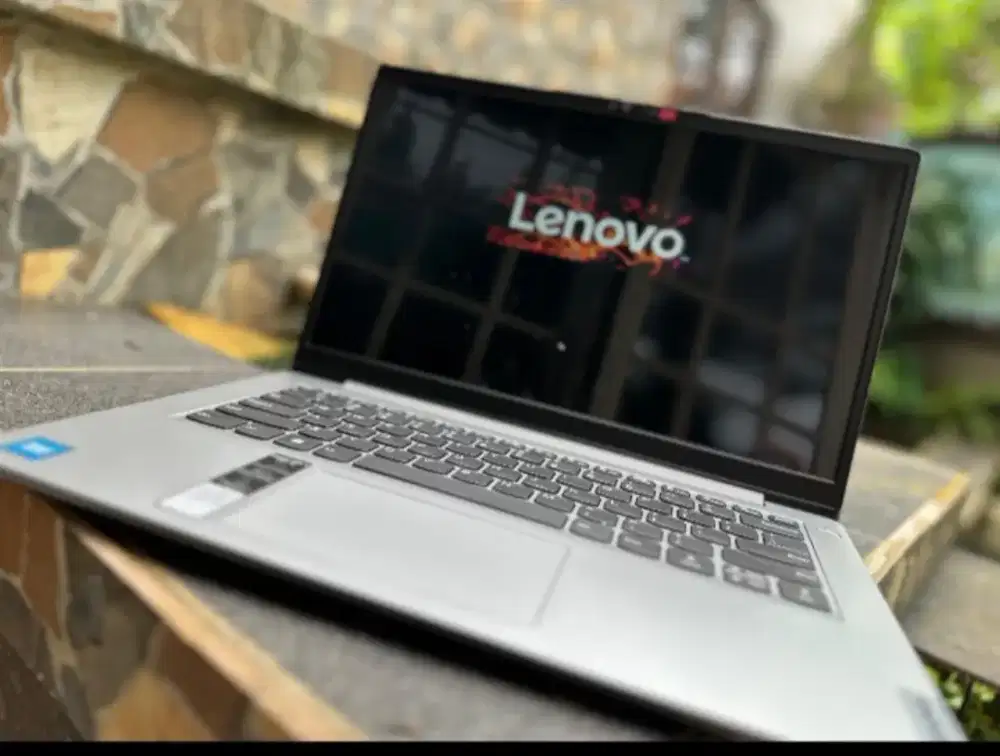 Laptop Lenovo Ideapad slim 8/256Gb