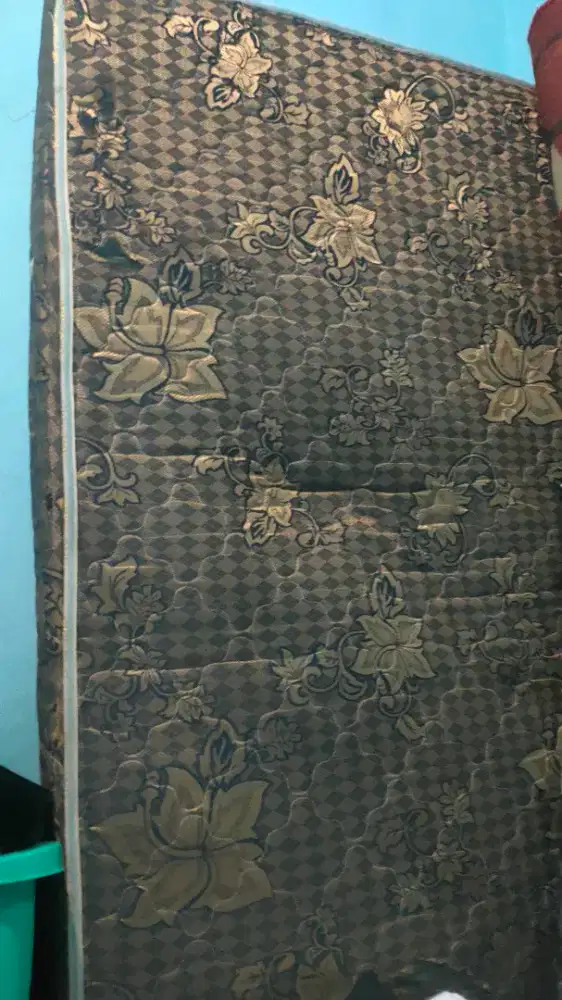 Dijual Kasur Bekas Mahasiswi 2 Semester Pakai