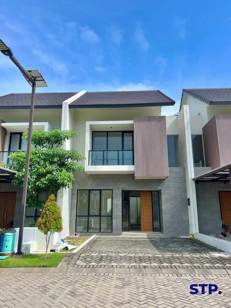 Rumah baru di Central Park Juanda tipe Calle depan taman