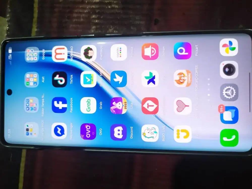 Tecno Camon 40pro fullset ada minus dikit