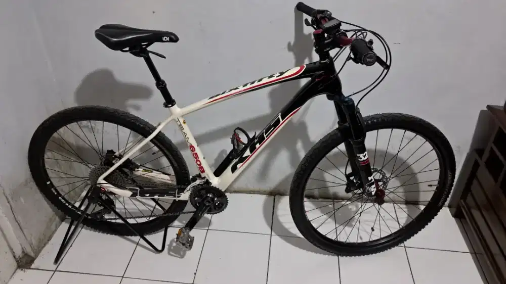 Sepeda MTB Carbon Full XT KHS Team 650B