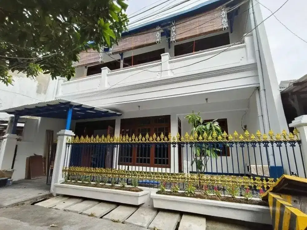 Disewakan Rumah 2 Lantai Bagus dan Terawat