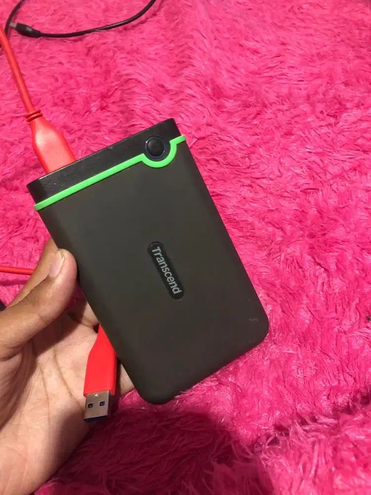 hard disk eksternal portabel Transcend StoreJet 25M3.