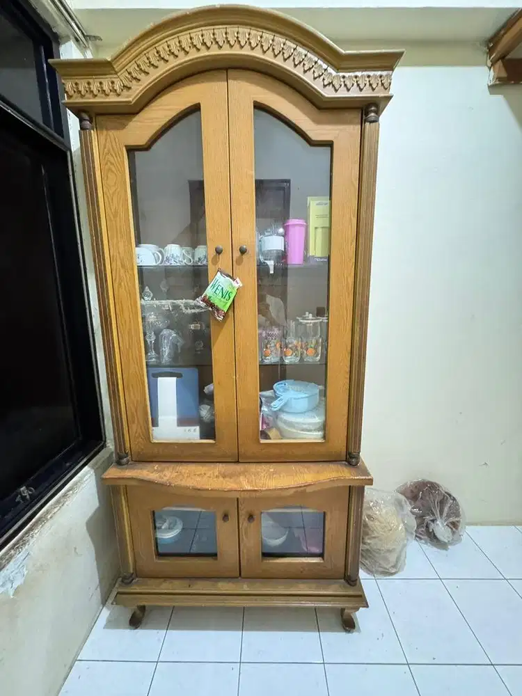 Lemari Pajangan Kayu Jati Bekas