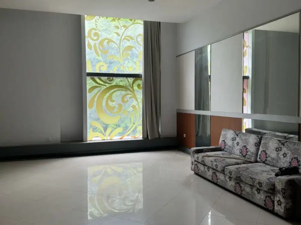 3 FLOOR RUKO IN PUPUTAN RENON