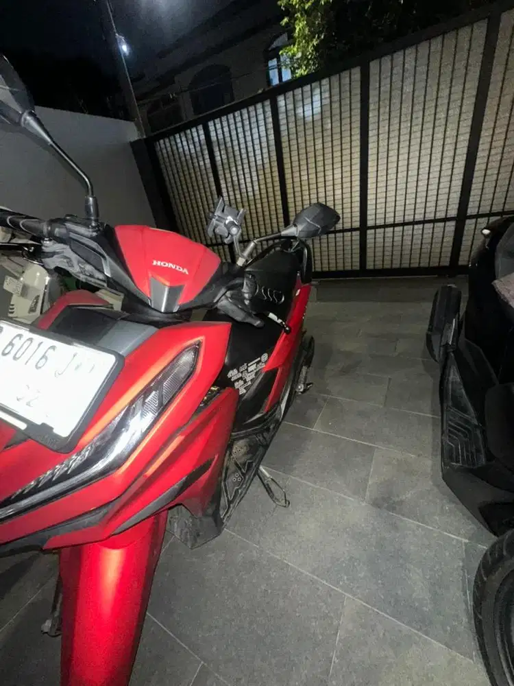 VARIO MERAH 125 2025