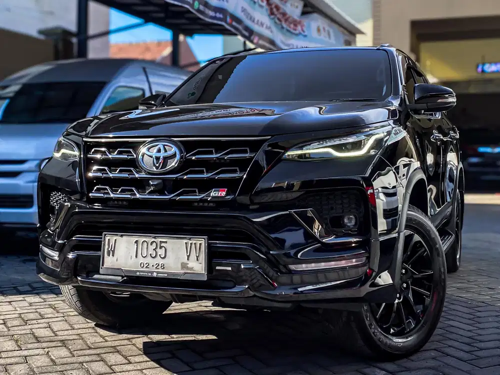 Fortuner GR 2022 Diesel 2.8 AT 4X2 - Bisa DP ringan